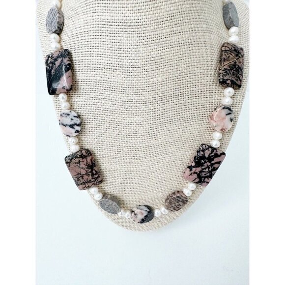 NWT Genuine Zebra Rhodonite & Pearls Necklace Gray Pink White Beaded - Picture 2 of 5